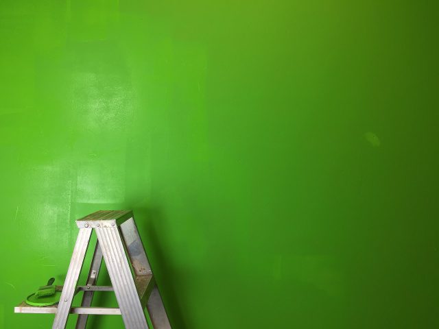 Jak przygotować ścianę do malowania